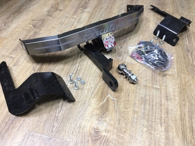 Фаркоп ТСС надпись Executive для Toyota Land Cruiser 200 Executive 2016-2021